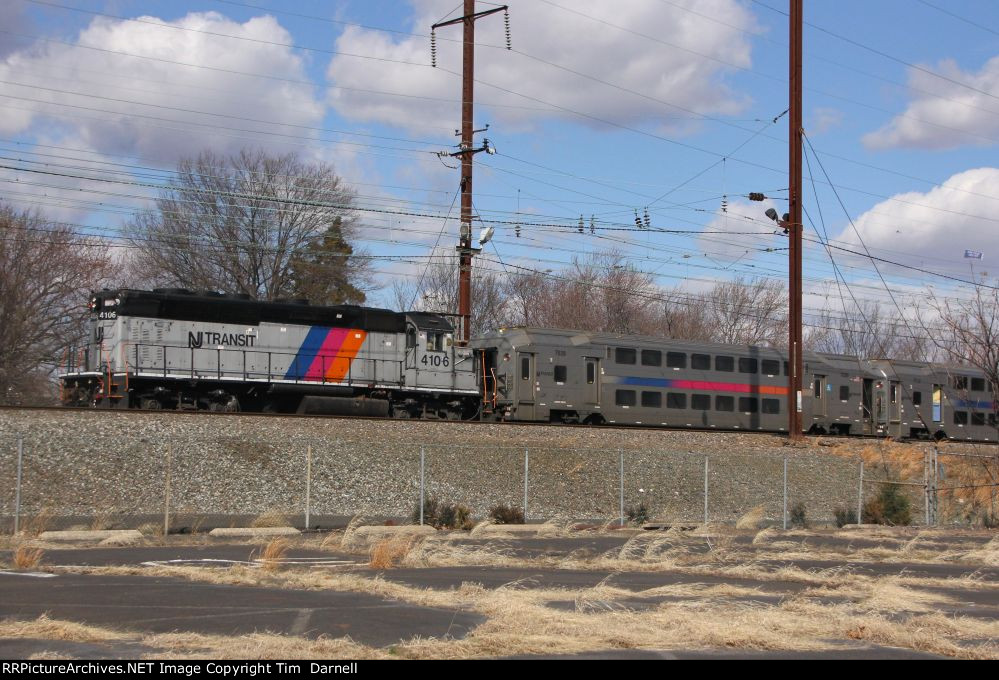NJT 4106 on a shop move
